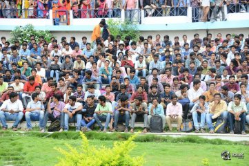 Mahnubhavudu Movie 2nd Song Launch At Vignan College